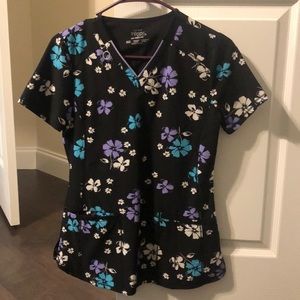 Cherokee Infinity Scrub Top